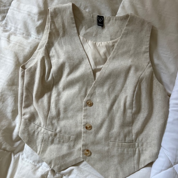 SOLD XX Linen Vest - Picture 2 of 6